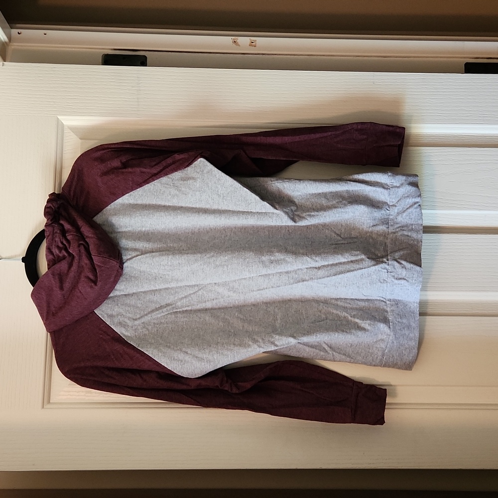 Pura Vida Gray Body Raglan Hoodie with Maroon Sleeves - Picture 3 of 5